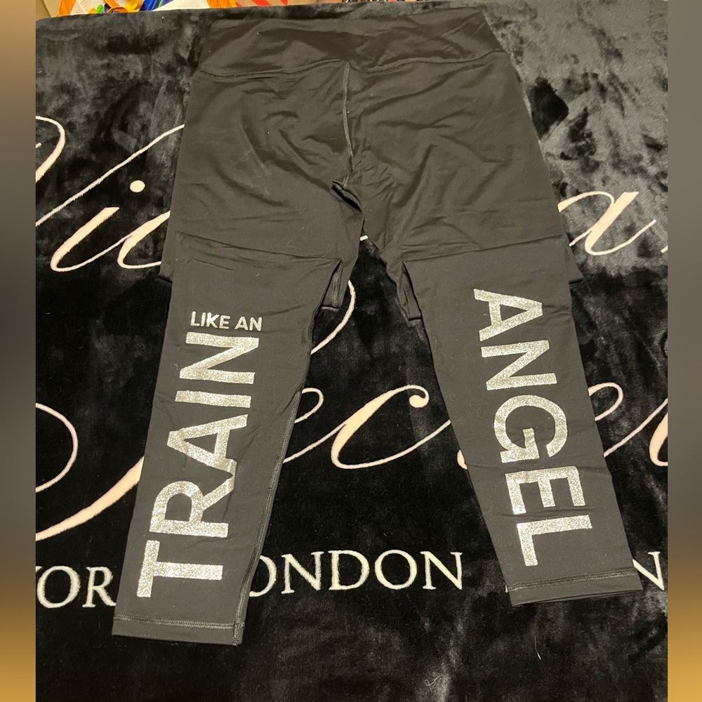 Victoria’s Secret Victoria Sport Black Knockout 'Train Like an Angel' Leggings